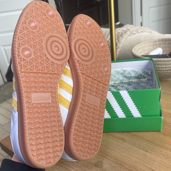 adidas Samba Sporty & Rich White Bold Gold ( Mens 9.5 Womens 10.5/11) - Picture 5 of 9